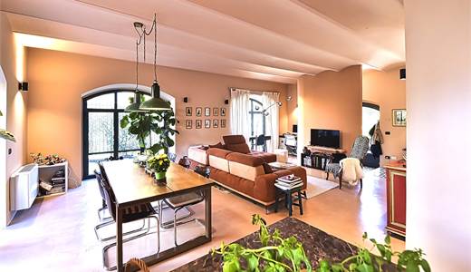 Prestigioso appartamento di 200 mq con corte esclusiva di 160 mq 